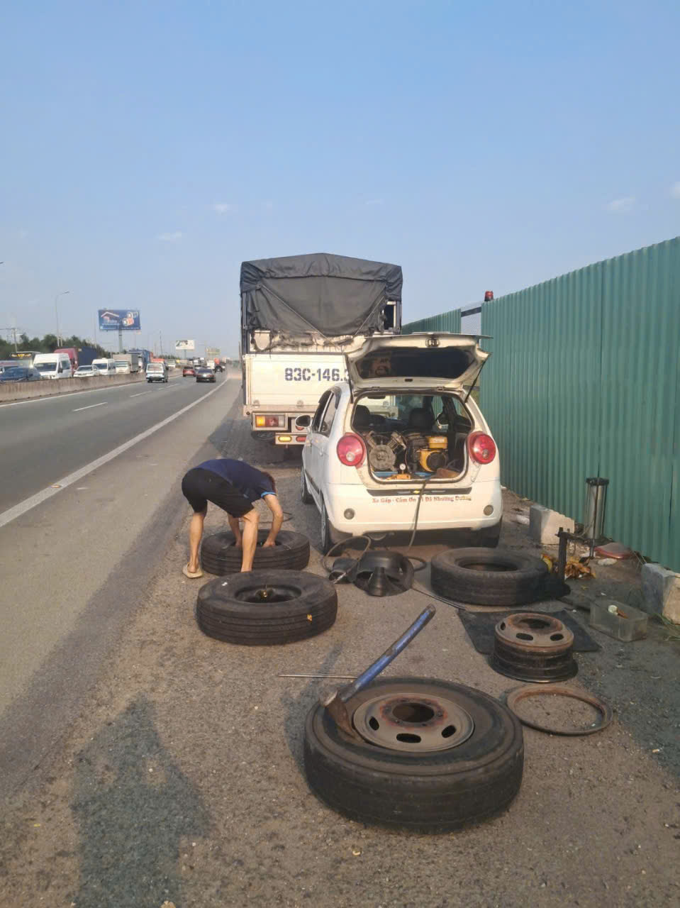 Vá Vỏ Xe Cao Tốc Long Thành Tốc Hành | Phục Vụ 24/24